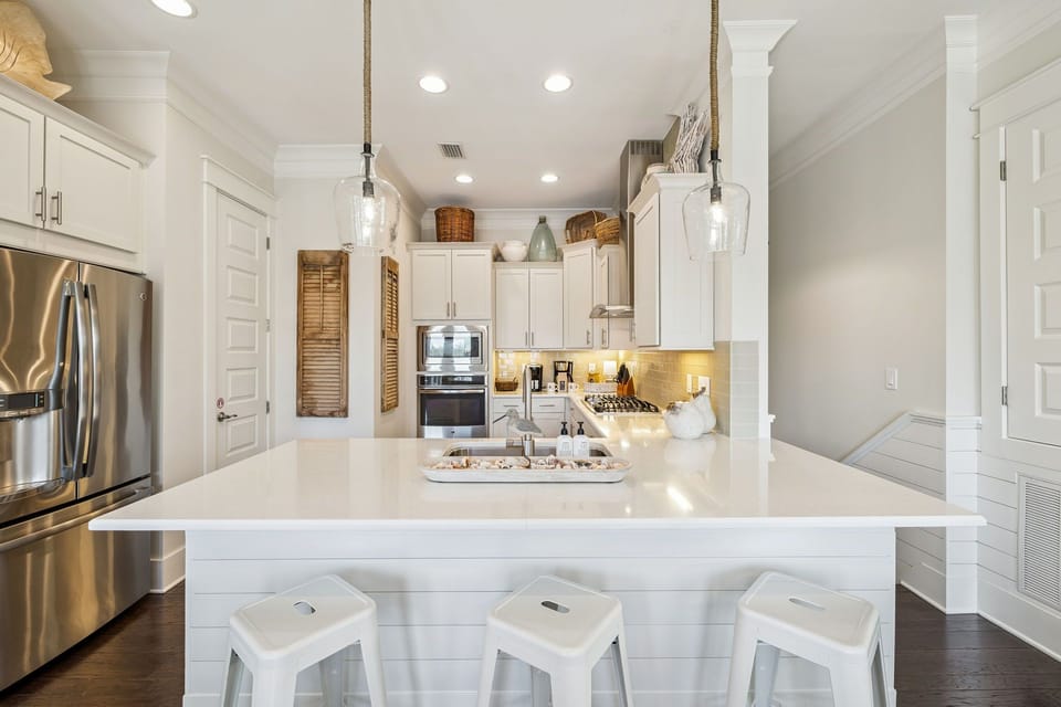 Seating for 3 at the bar