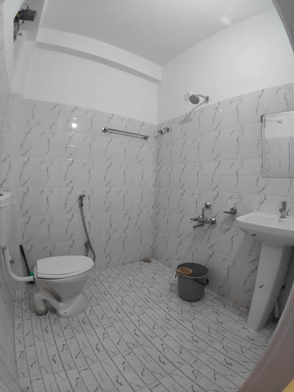 Standard Twin Room | Bathroom
