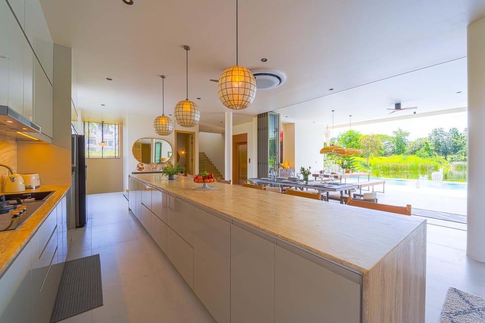 Villa, Mountain View | Private kitchen | Full-size fridge, microwave, oven, stovetop