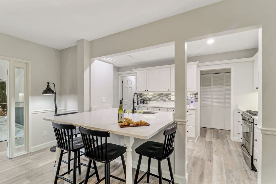 1 Indigo Lane | Stunning newly renovated kitchen - 1 Indigo Lane | Stunning newly renovated kitchen