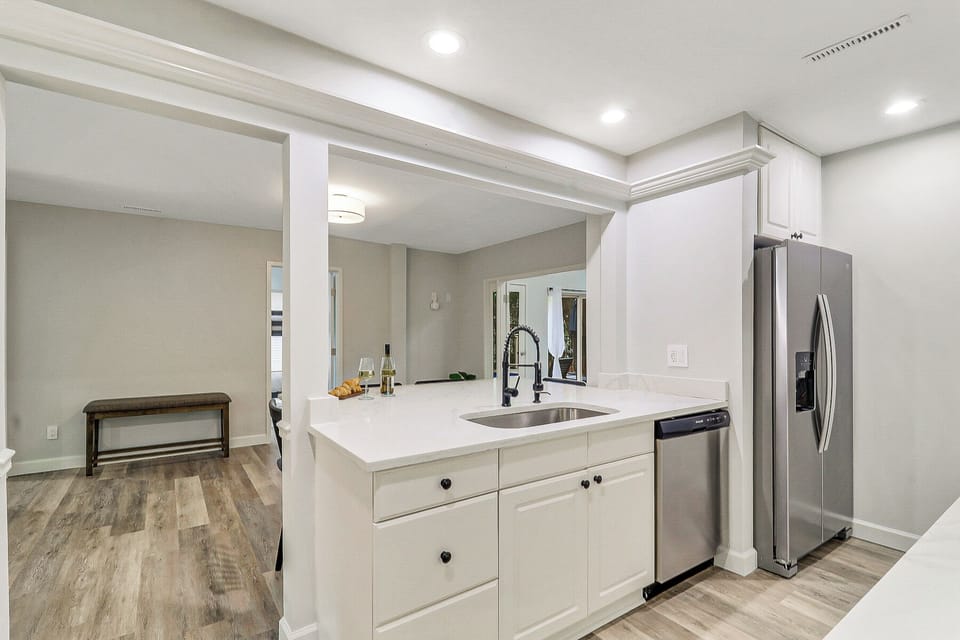 1 Indigo Lane | Stunning newly renovated kitchen - 1 Indigo Lane | Stunning newly renovated kitchen