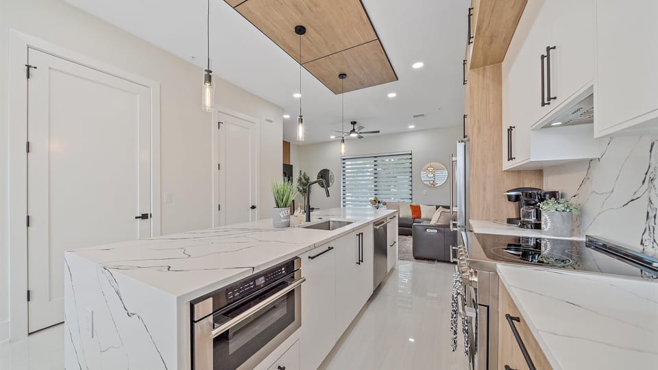 Townhome, 2 Bedrooms | Private kitchen | Fridge, oven, coffee/tea maker, toaster