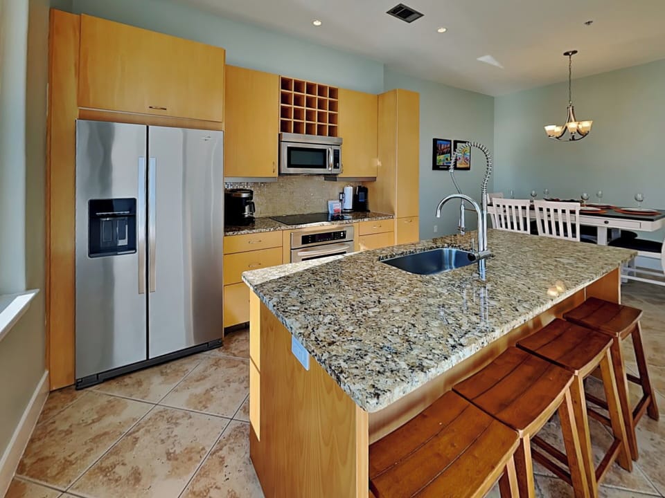 Kitchen - Countertop Seating For 4
