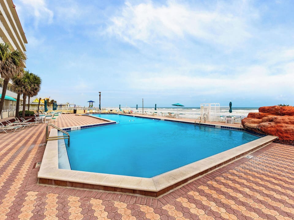 Harbour Beach Resort - Community Pool