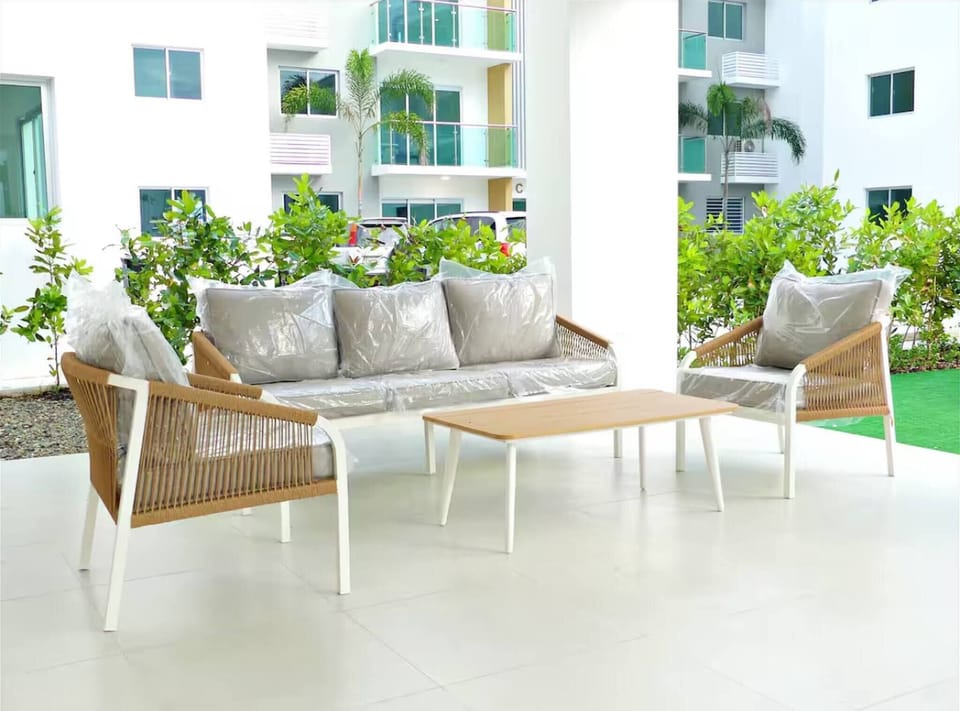 Apartment, 3 Bedrooms, Balcony, Pool View | Interior