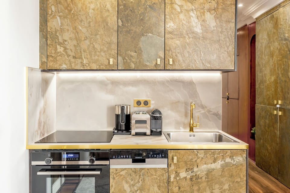 Apartment, Courtyard View | Private kitchen | Fridge, microwave, oven, stovetop
