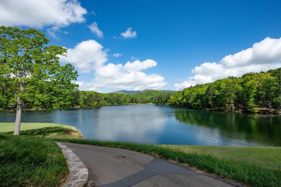 Treetopper Knoll Chalet - Big Canoe Lakes