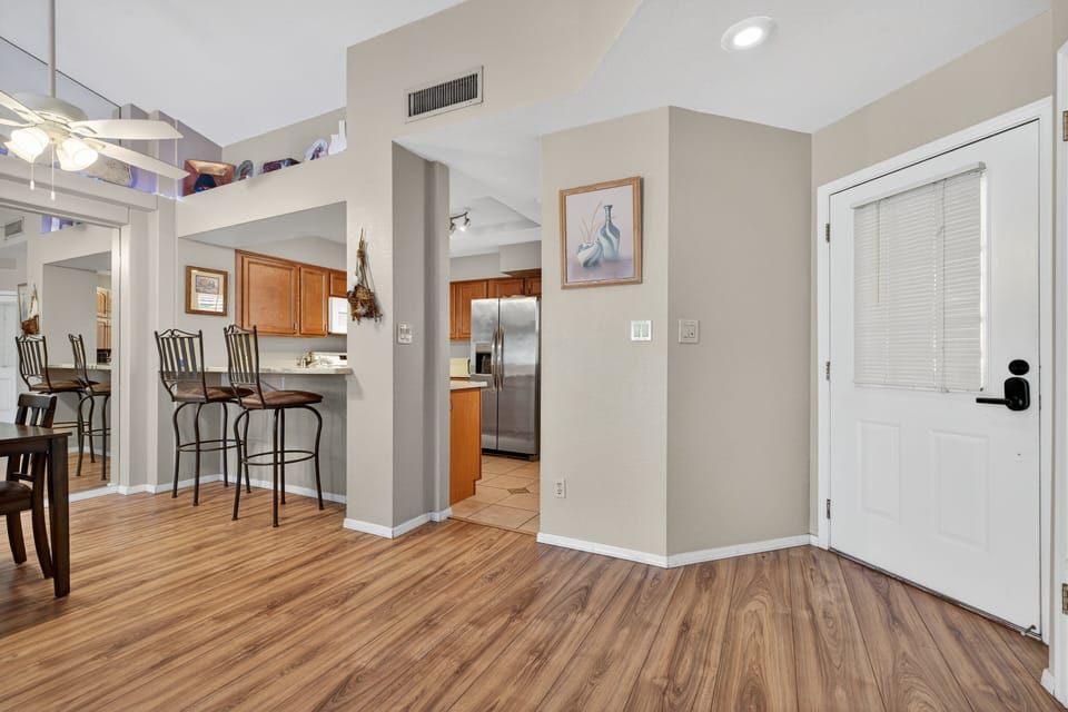 Floor, Flooring, Indoors, Hardwood, Dining Table