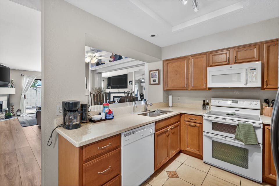 Indoors, Kitchen, Appliance, Microwave, Oven