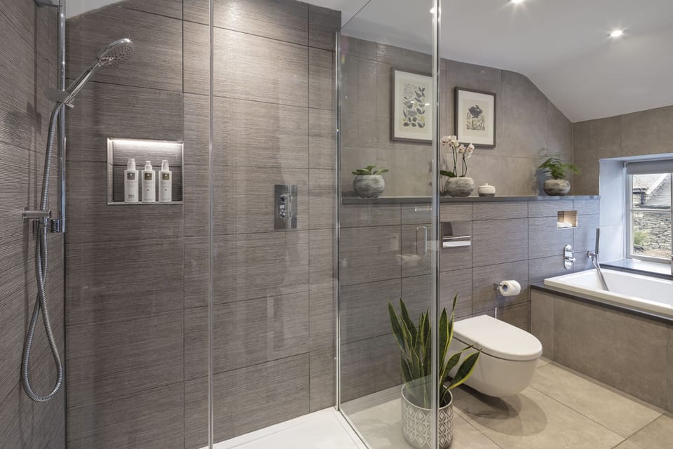 Master Room | Bathroom | Hair dryer, bathrobes, slippers, towels