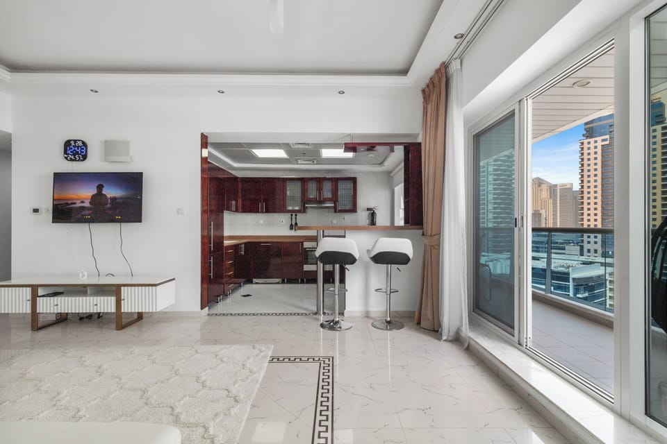 Comfort Apartment, 1 Bedroom, City View | Dining room