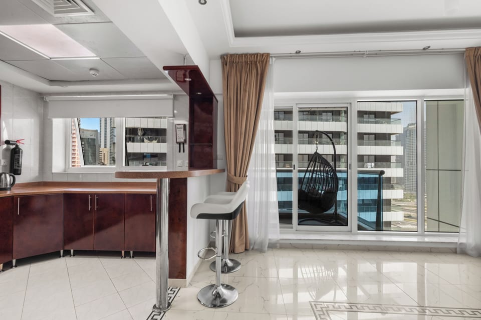 Comfort Apartment, 1 Bedroom, City View | Dining room
