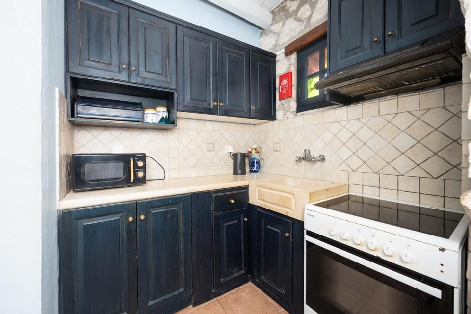 Equipped kitchen
