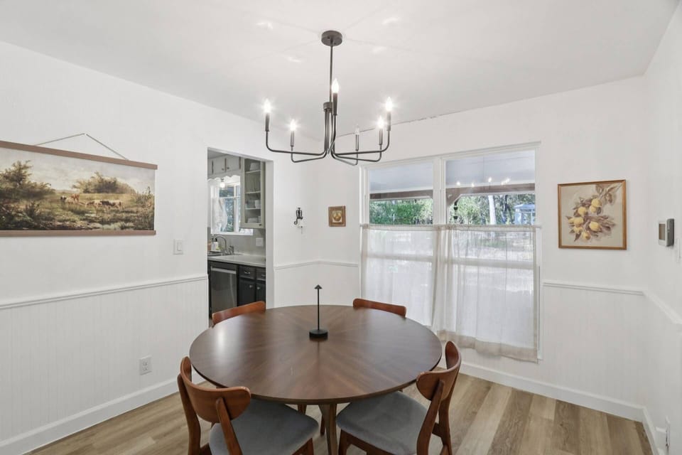 Breakfast nook