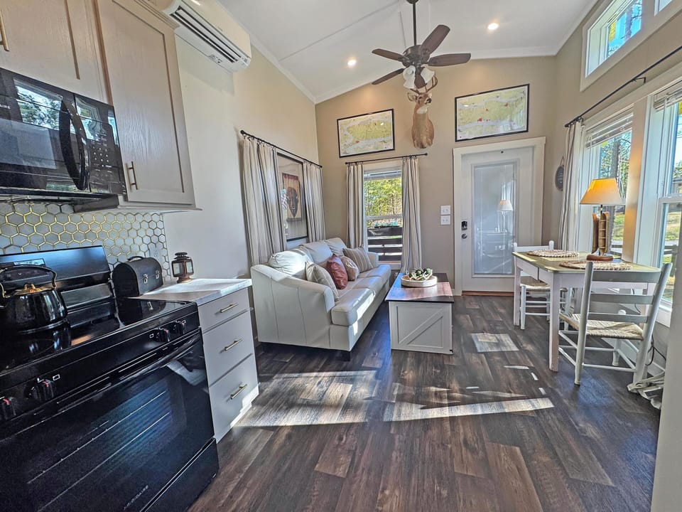 House, Multiple Beds, Patio (105 PGL) | Living area