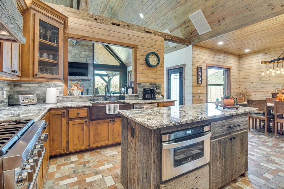 Kitchen | 1st Floor | Toaster | Refrigerator | Stove/Oven