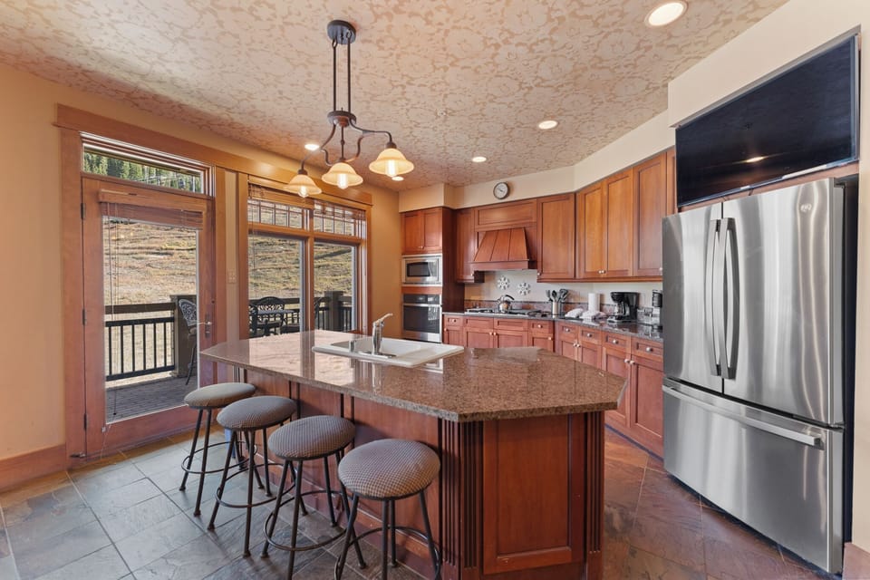 Condo (4 Bedrooms) | Property amenity