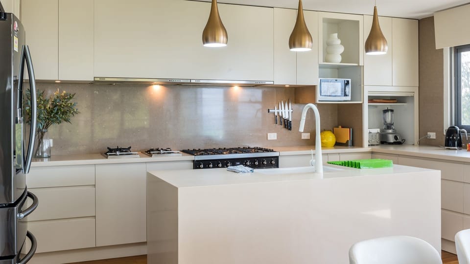 Fully equipped kitchen with modern finish