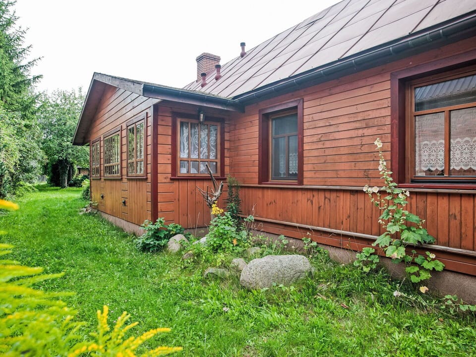 Grass, Wood, House, Cottage, Roof, Shrub, Home, Siding, Land Lot