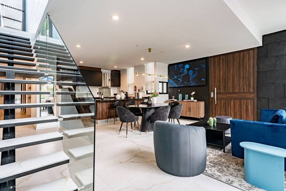Host friends, share meals, and live easy in Polanco.