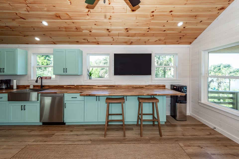 Kitchen / Bar Seating