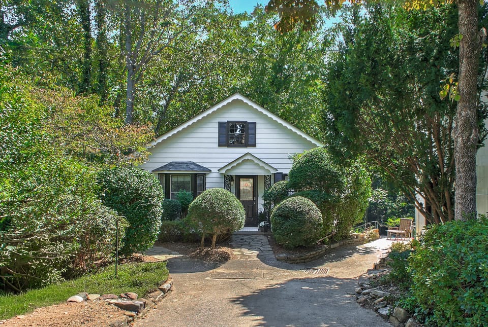 Welcome To Melrose House Cottage!