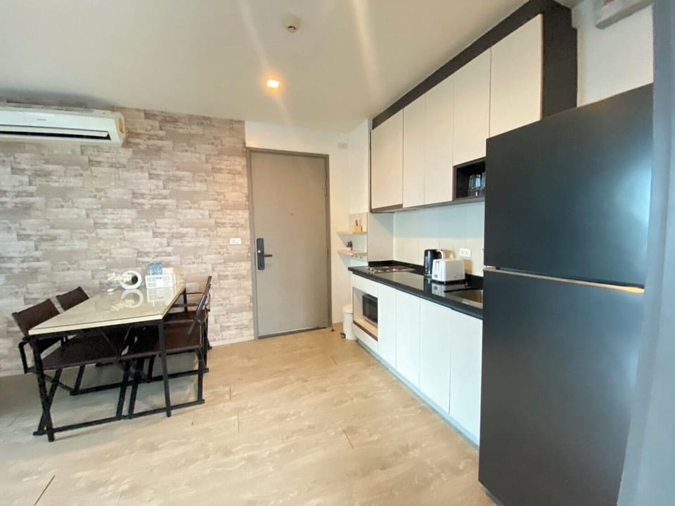 Apartment, 2 Bedrooms, Accessible, Smoking | Interior