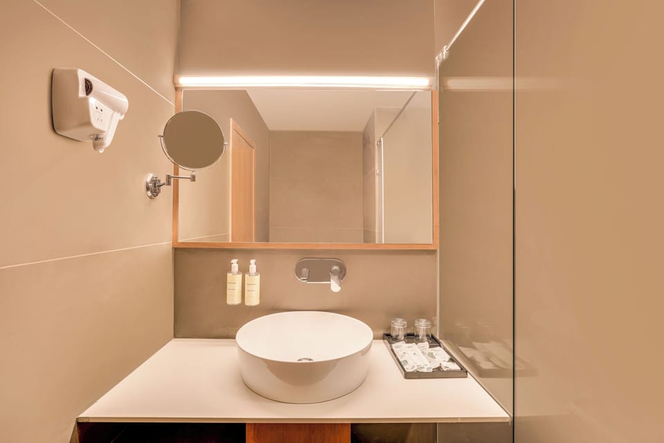 Deluxe Double Room | Bathroom