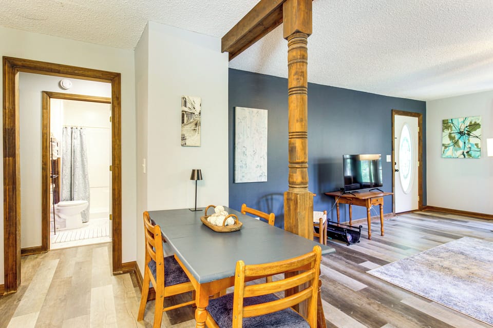 Dining Area | Dishware & Flatware