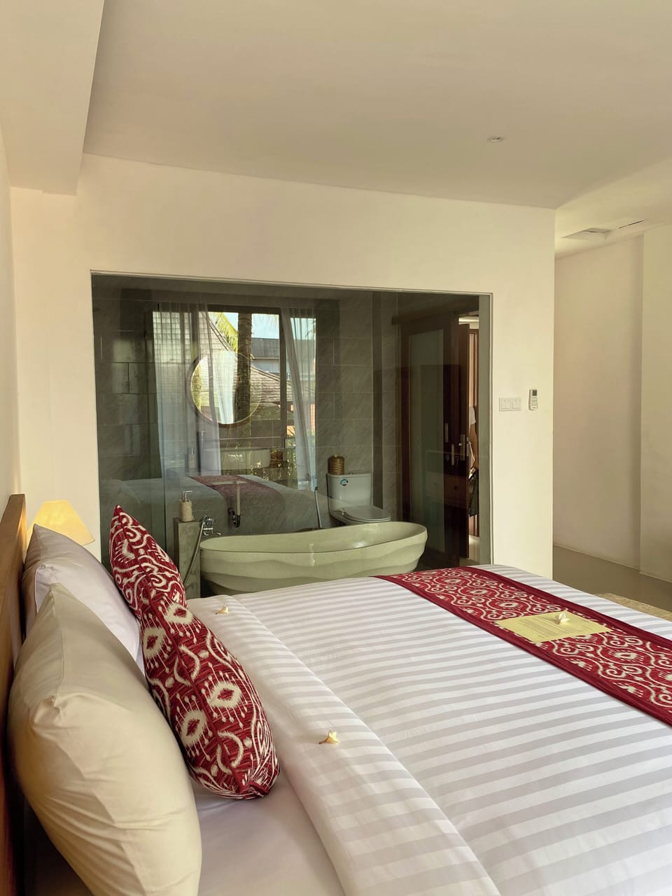 Deluxe Double Room | In-room safe, blackout drapes, WiFi (free)