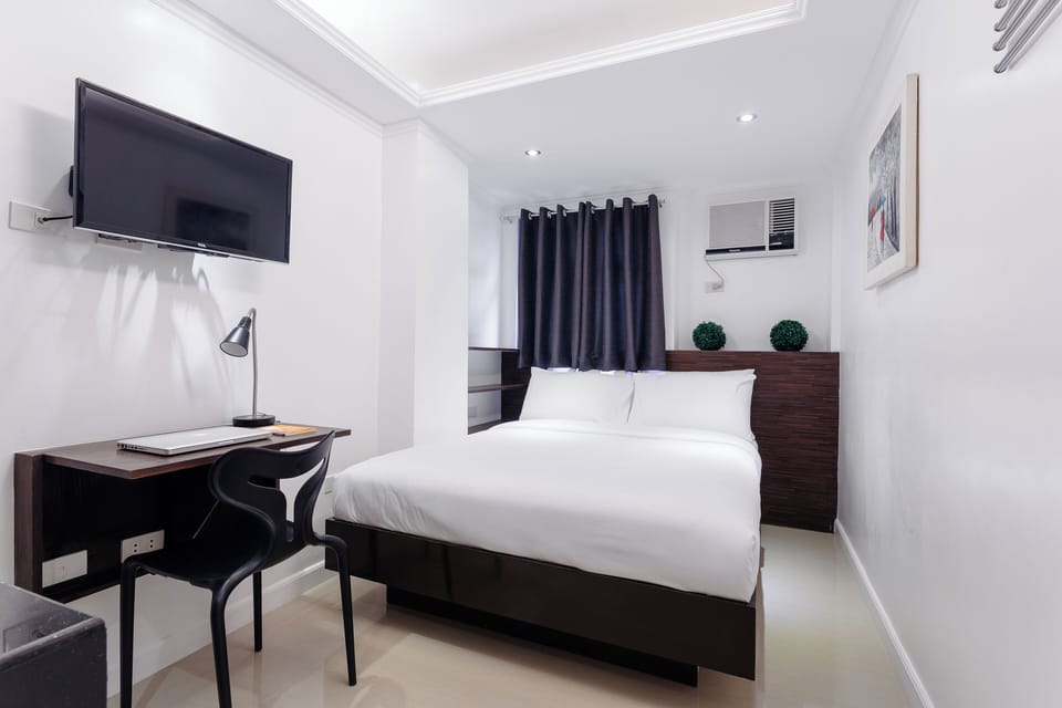 Deluxe Double Room | Desk, laptop workspace, soundproofing, free WiFi