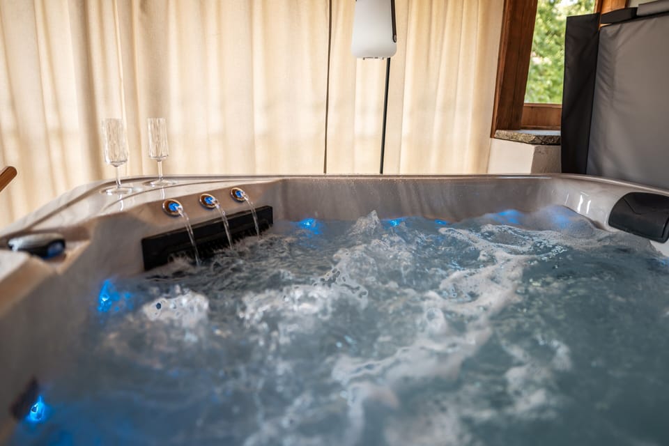 Indoor spa tub