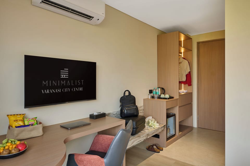 Superior King Room | Premium bedding, minibar, in-room safe, desk