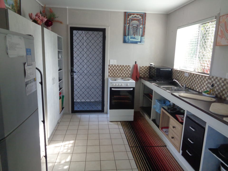 kitchen,stove microwave