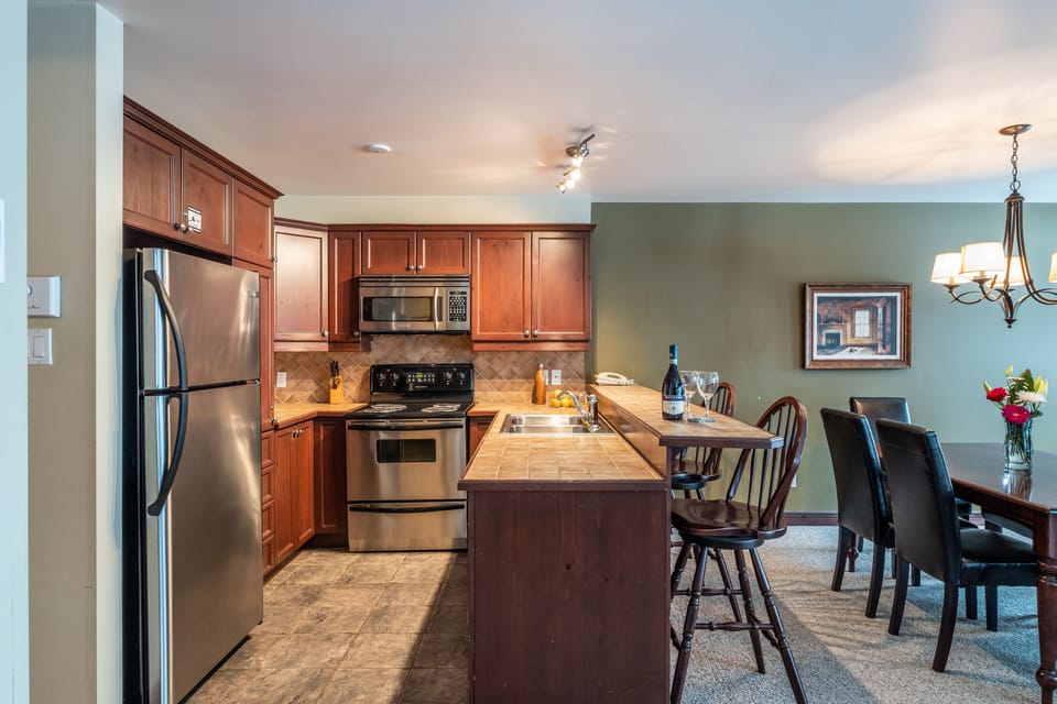 Condo, 2 Bedrooms | In-room dining