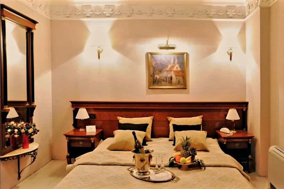 Comfort Double or Twin Room | Soundproofing, free WiFi, bed sheets