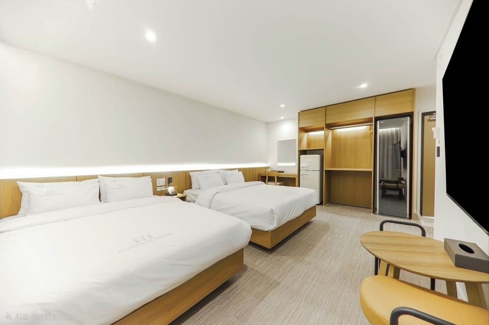 Deluxe Twin Room | Desk, free WiFi, bed sheets