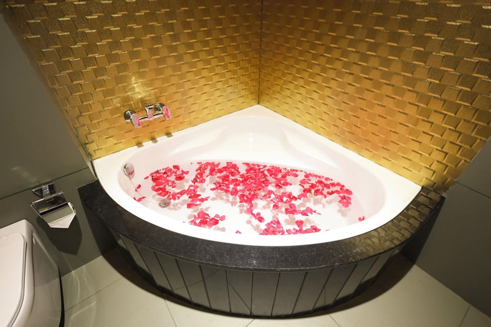 Junior Room | Bathroom