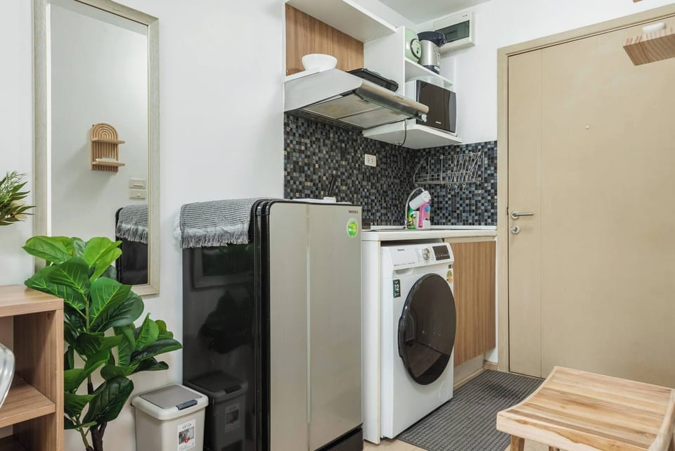 Studio, Accessible, Smoking | Laundry