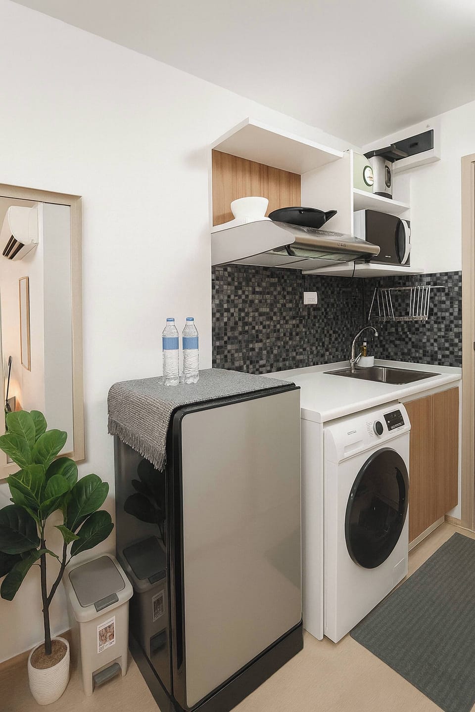 Studio, Accessible, Smoking | Laundry