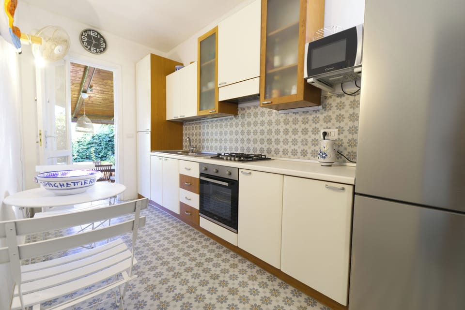 Villa, 3 Bedrooms, Balcony | Private kitchen | Fridge, microwave, oven, stovetop