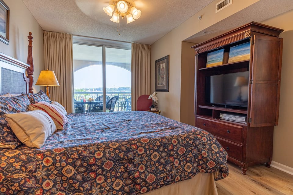 King in Main Bedroom