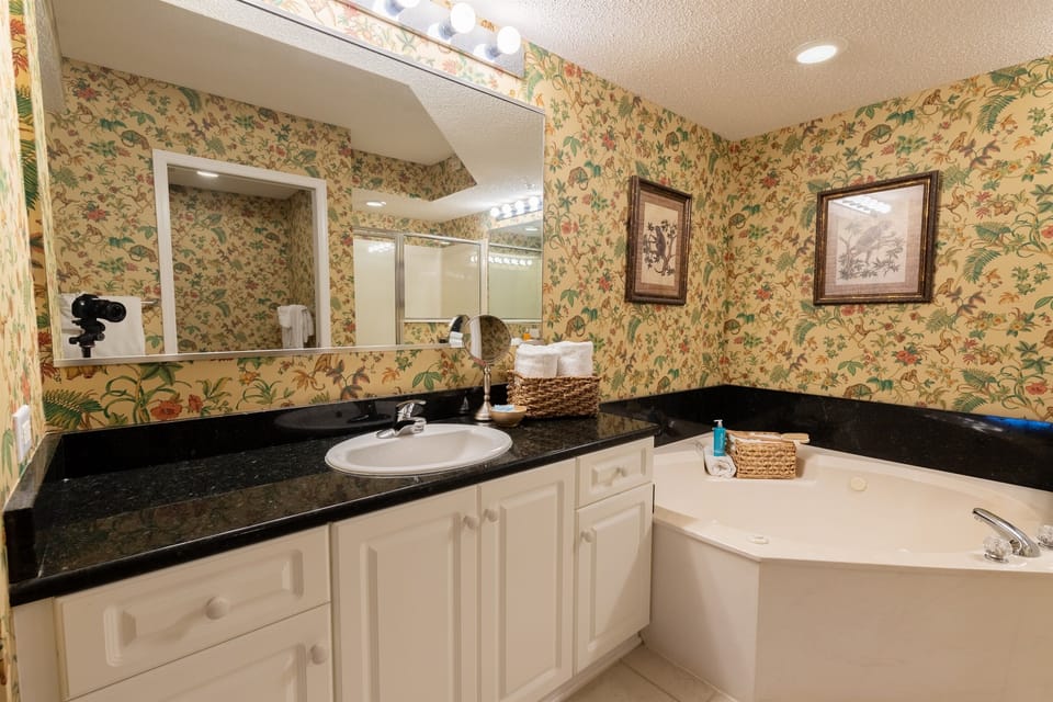 Jetted tub in Main Bathroom