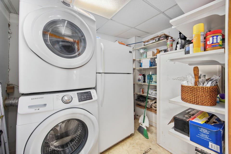 Pantry & Laundry space off kitchen
