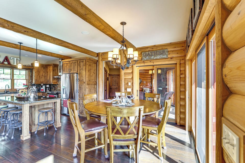 House (4 Bedrooms) | Interior