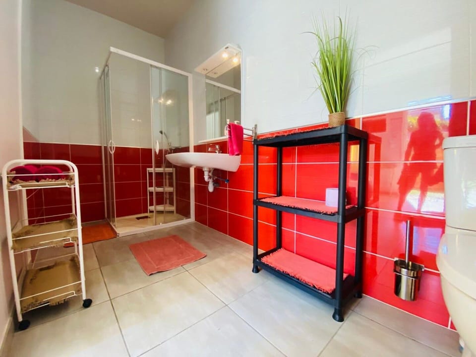 Double Room, Patio | Bathroom