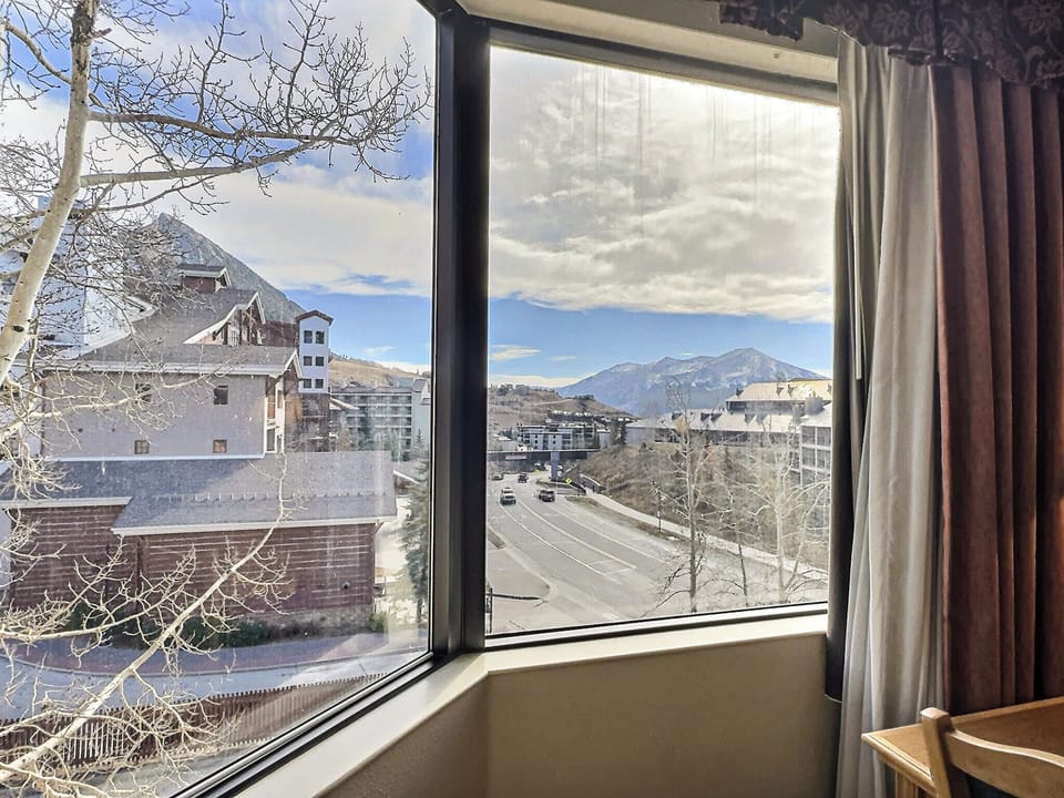 【The View】Wake up to Mt. Crested Butte right out your window