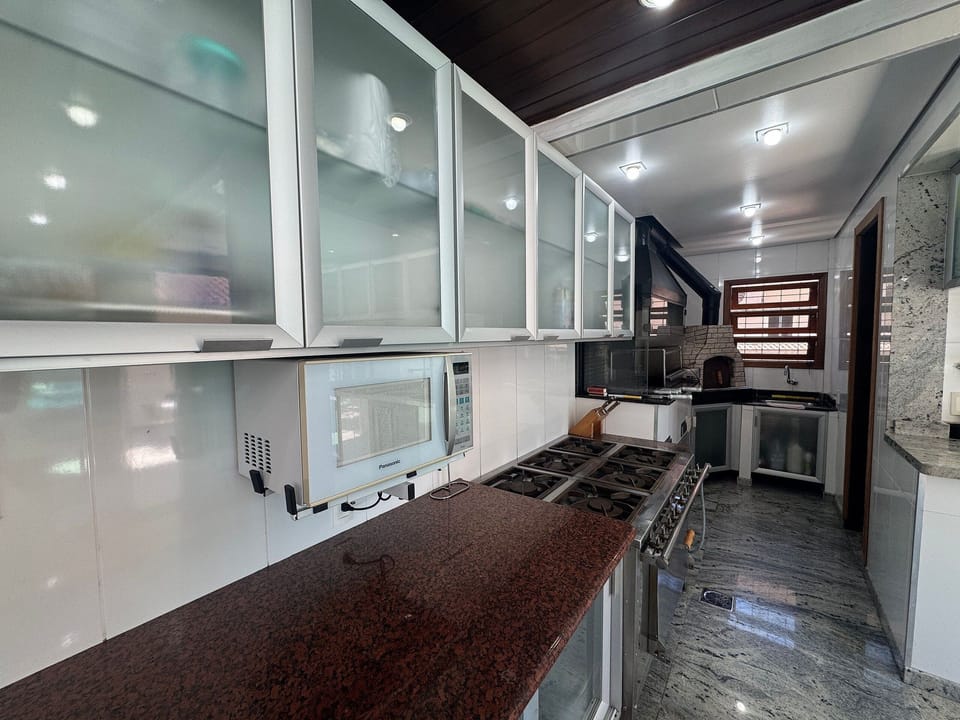 Luxury House, Pool Access | Private kitchen | Fridge, microwave, cookware/dishes/utensils