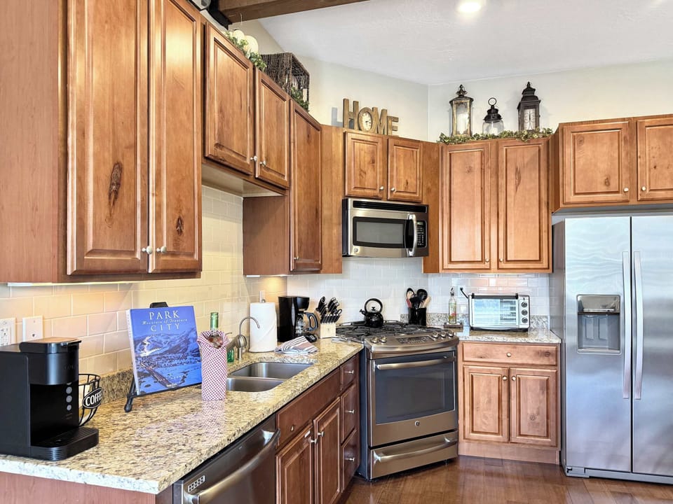 Enjoy coffee in the kitchen! 
