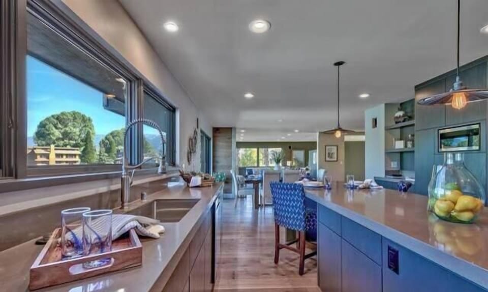 House, 5 Bedrooms | Private kitchen